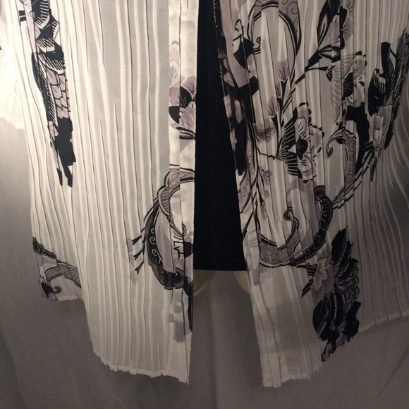 Travelers Collection by Chico's Black White Bold Design Sheer Blouse Cover Up - Picture 2 of 8